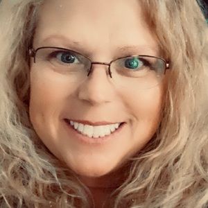 Meet your Posher, Lorri